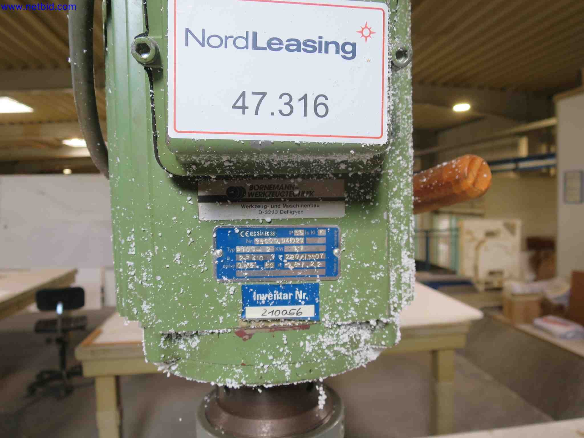 Machines CNC bien entretenues destinées à la fabrication de pièces métalliques de précision-5
