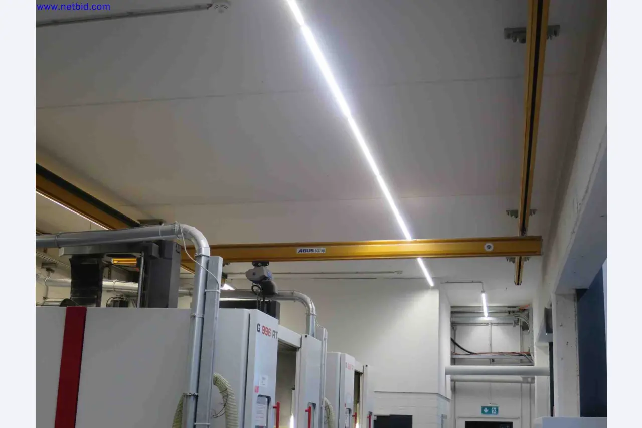 Máquinas CNC en buen estado para la fabricación de componentes metálicos de precisión-1