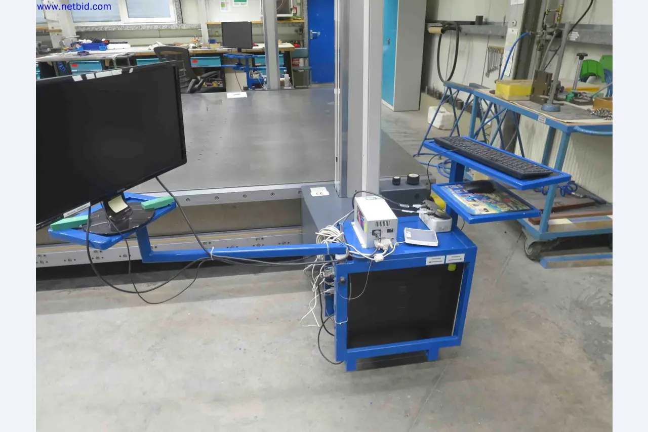 Machines CNC bien entretenues destinées à la fabrication de pièces métalliques de précision-3
