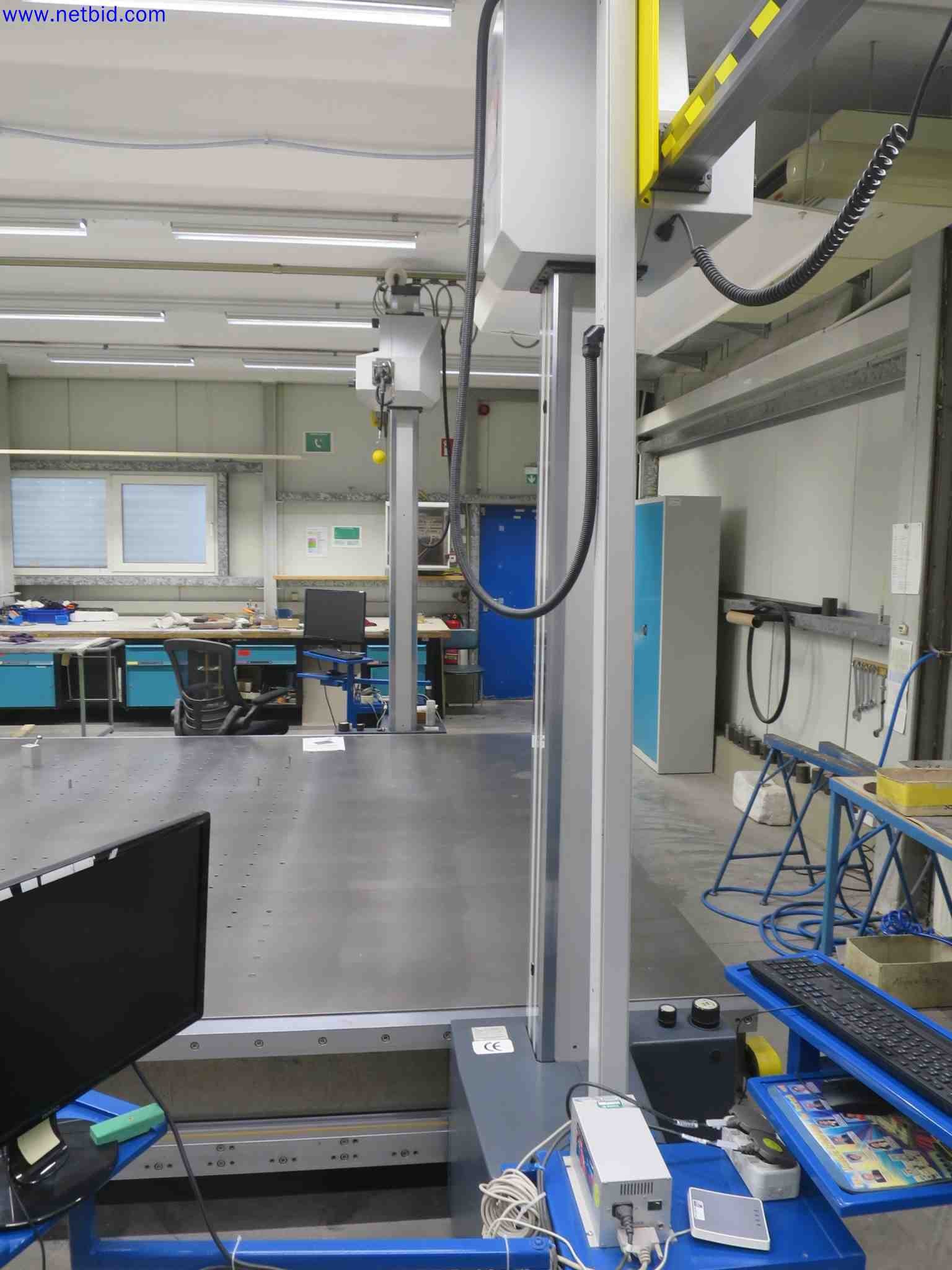 Machines CNC bien entretenues destinées à la fabrication de pièces métalliques de précision-4