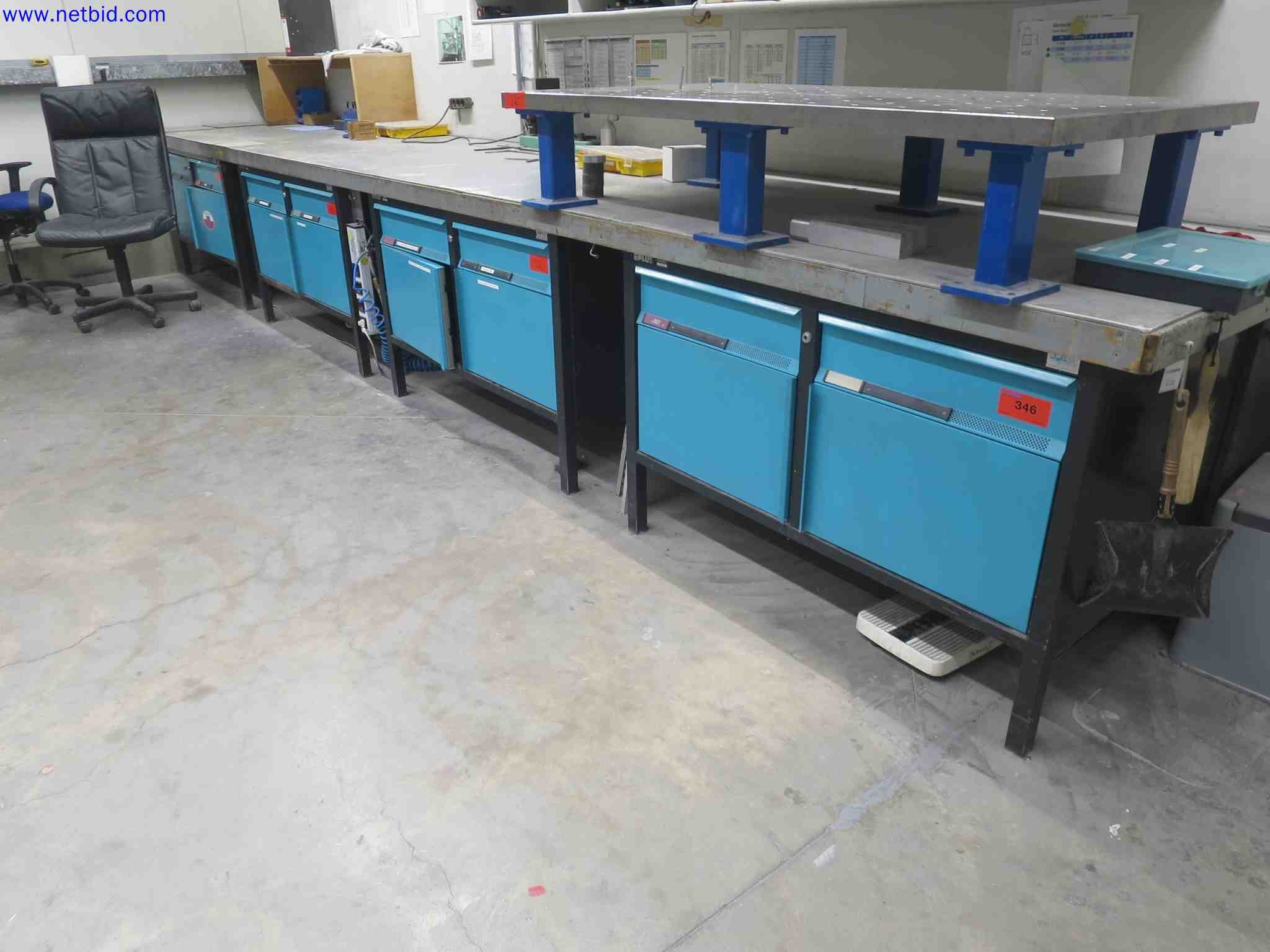 Machines CNC bien entretenues destinées à la fabrication de pièces métalliques de précision-1