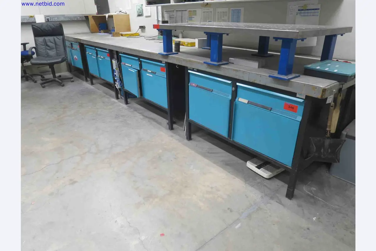 Machines CNC bien entretenues destinées à la fabrication de pièces métalliques de précision-1