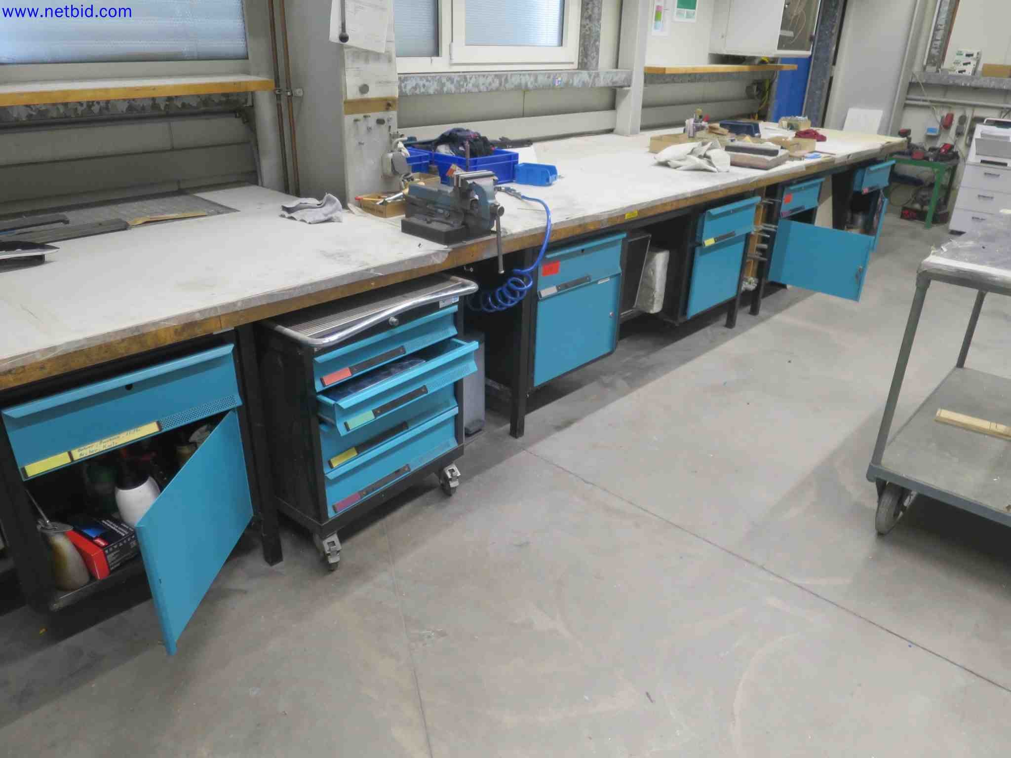 Machines CNC bien entretenues destinées à la fabrication de pièces métalliques de précision-3