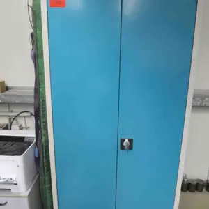 2 Armoires en tôle d'acier