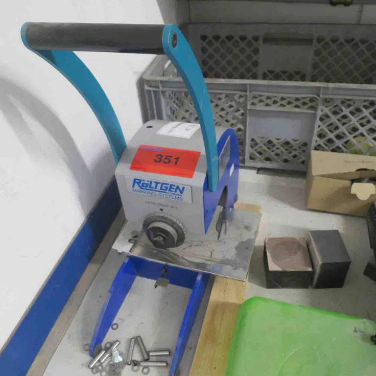 Stroj na ražbu kovů Röltgen Metallprint SP II