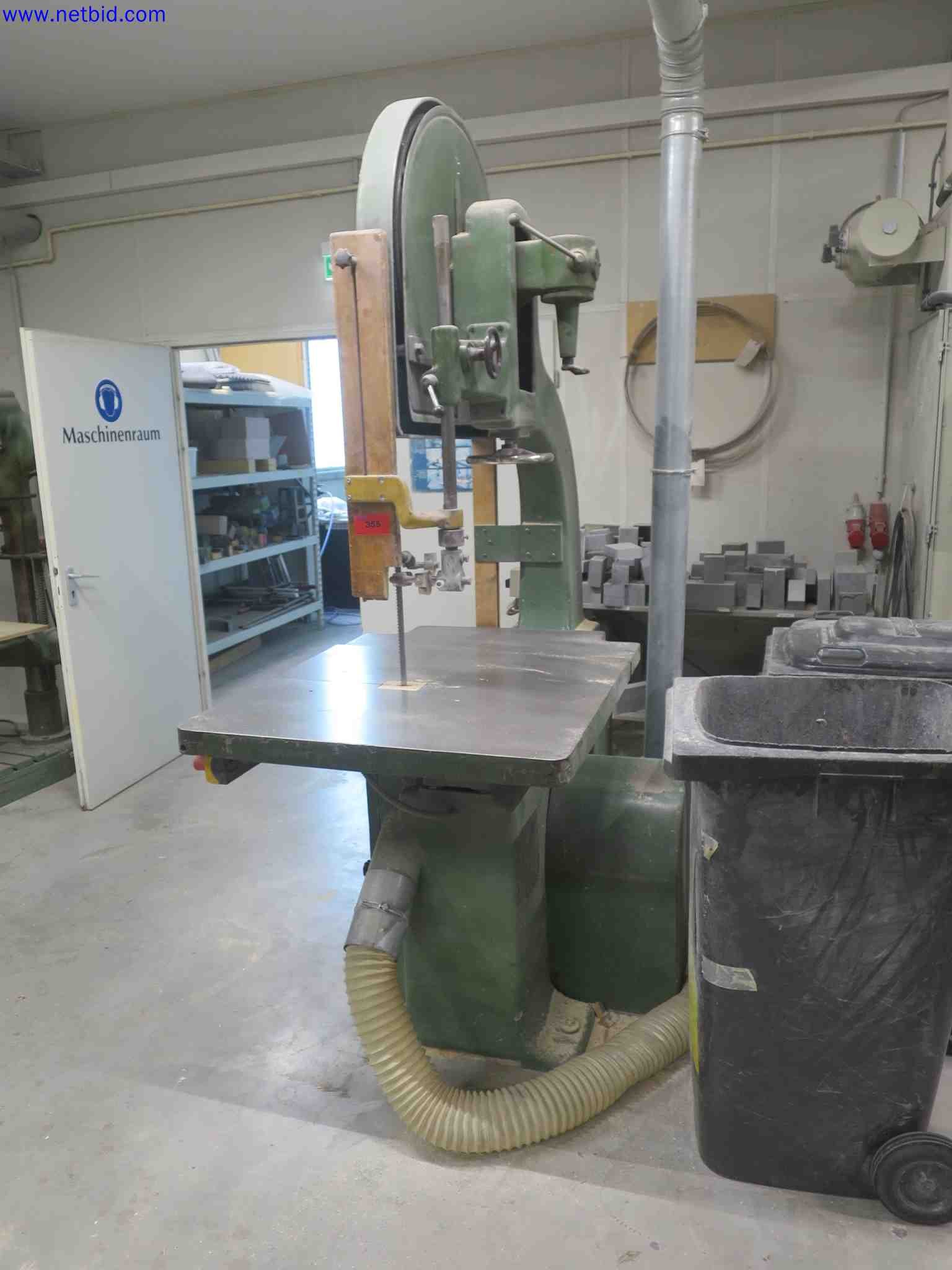Machines CNC bien entretenues destinées à la fabrication de pièces métalliques de précision-1
