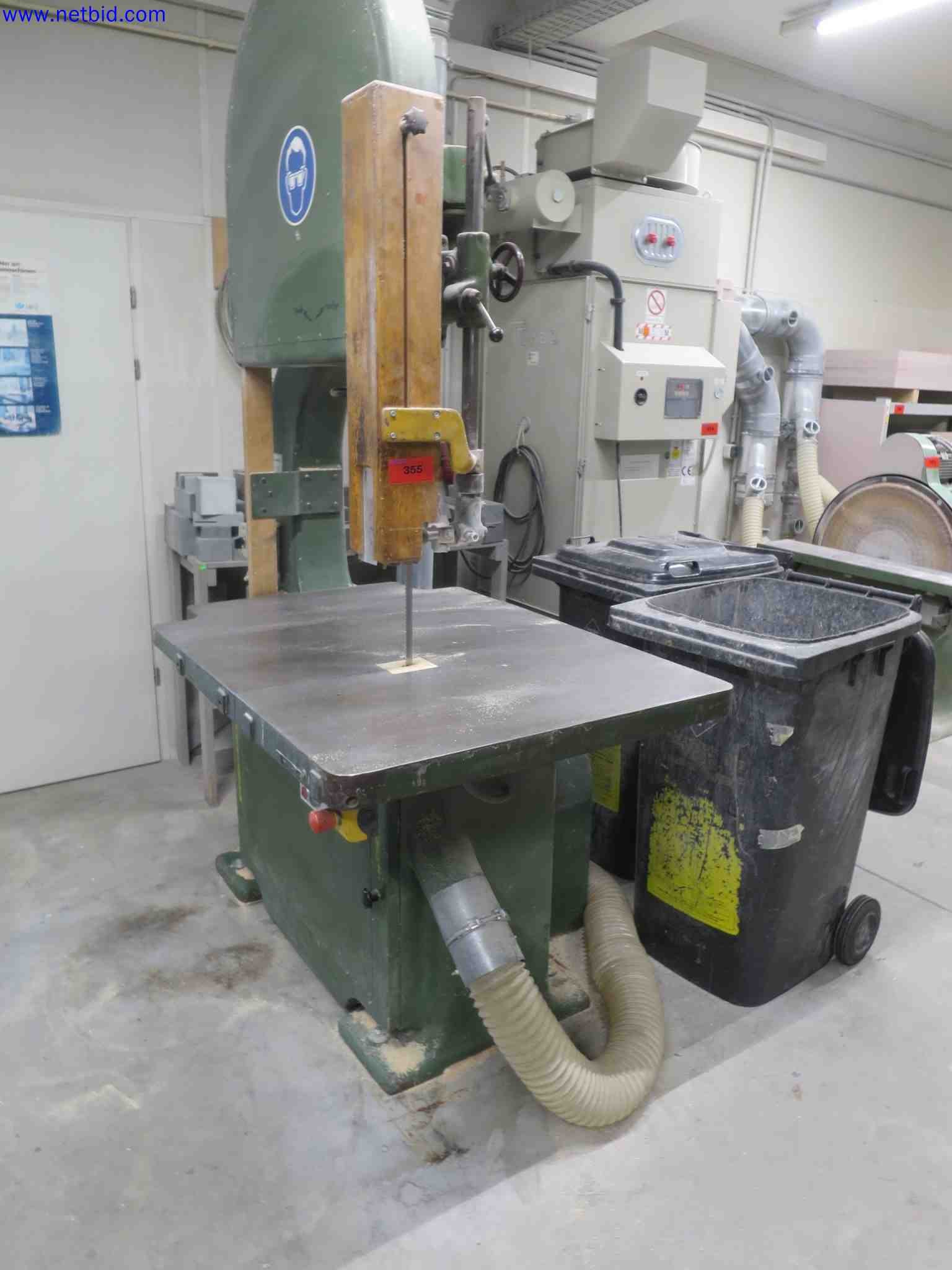 Machines CNC bien entretenues destinées à la fabrication de pièces métalliques de précision-2