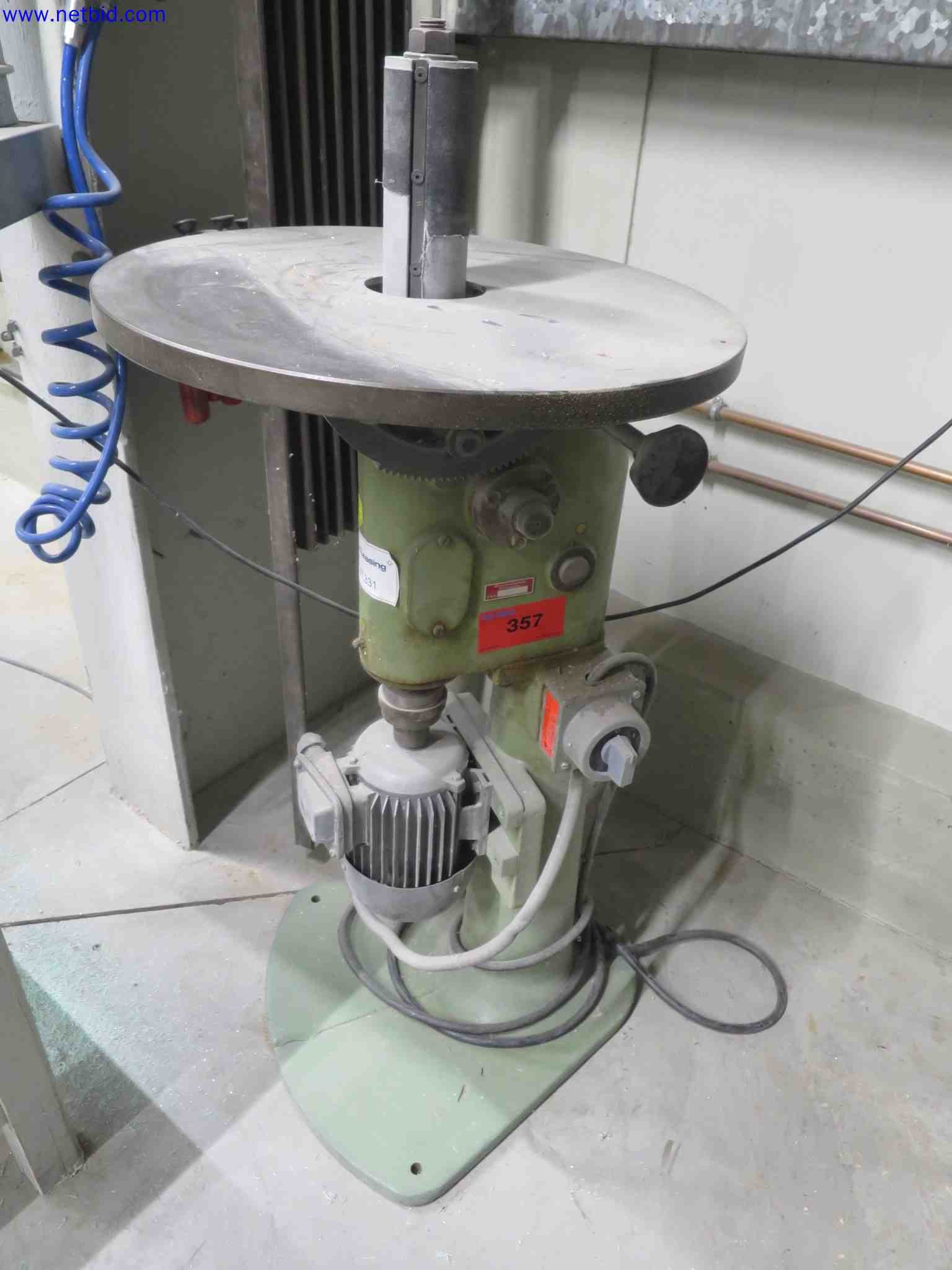Machines CNC bien entretenues destinées à la fabrication de pièces métalliques de précision-1