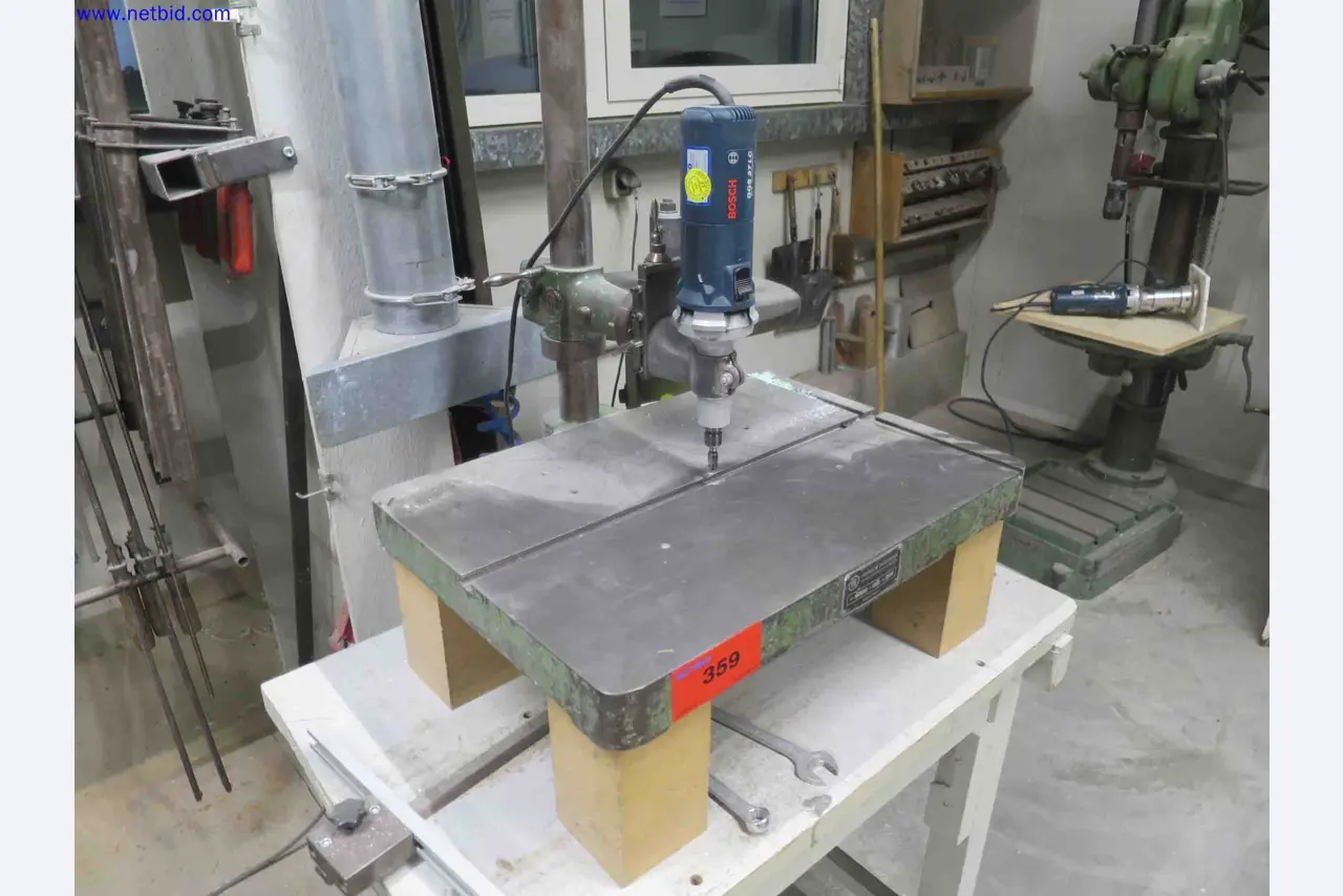 Machines CNC bien entretenues destinées à la fabrication de pièces métalliques de précision-2