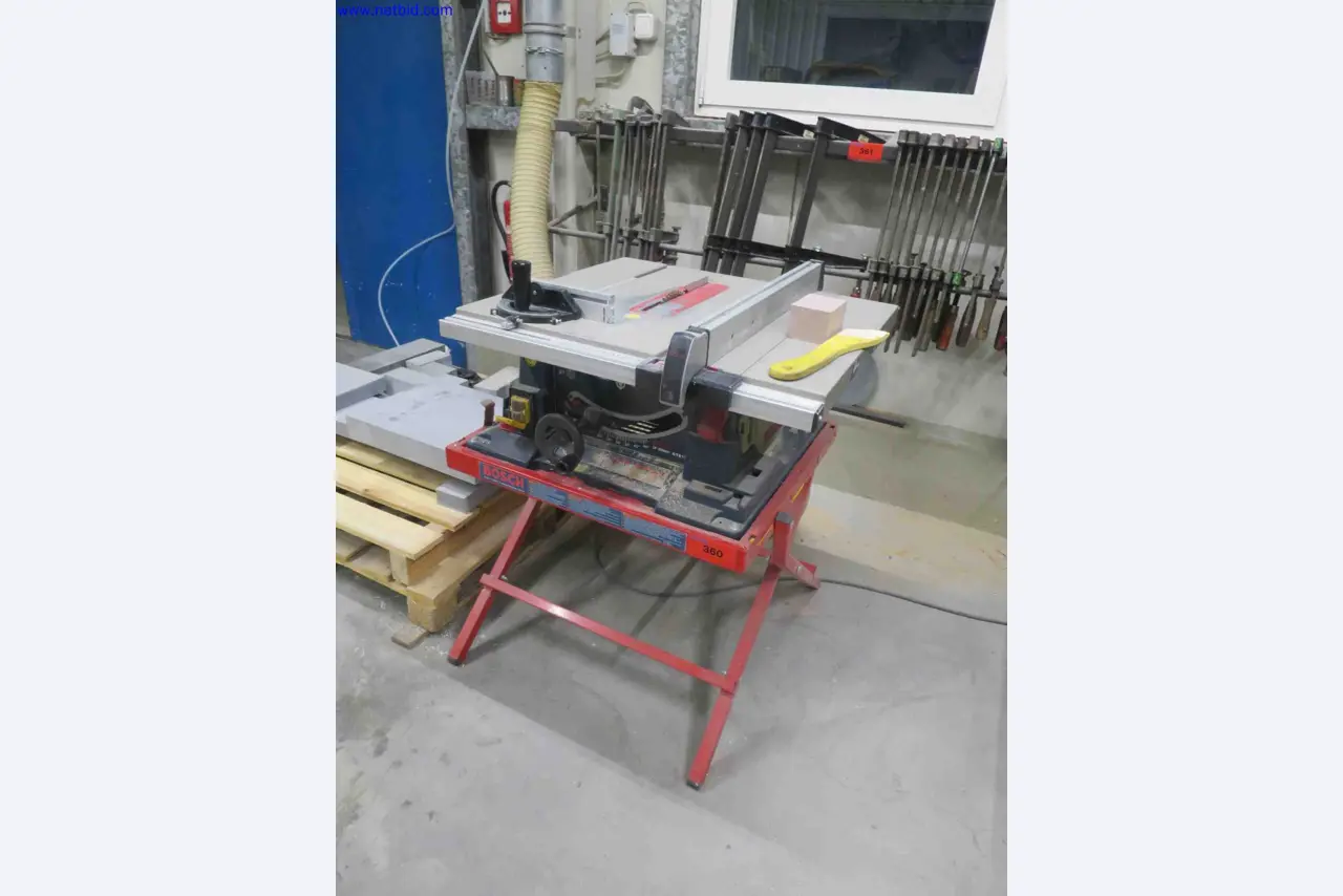 Machines CNC bien entretenues destinées à la fabrication de pièces métalliques de précision-1
