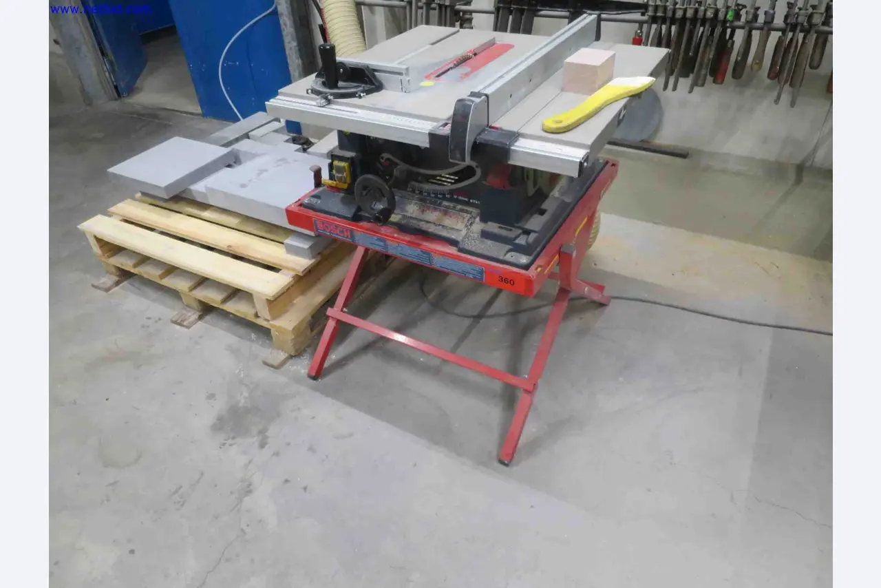 Machines CNC bien entretenues destinées à la fabrication de pièces métalliques de précision-2