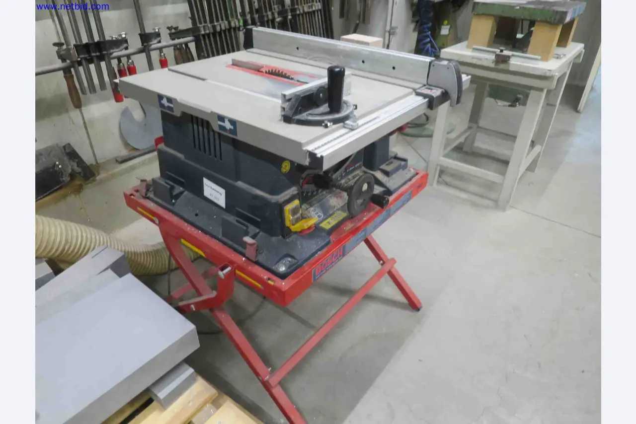 Machines CNC bien entretenues destinées à la fabrication de pièces métalliques de précision-3
