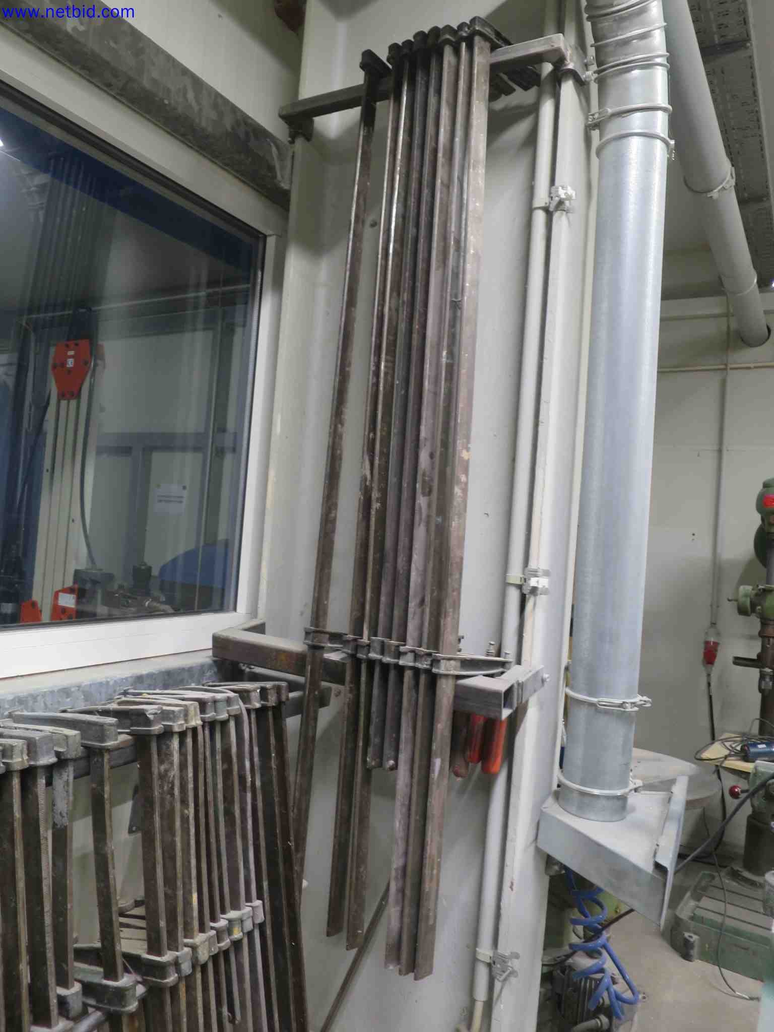 Machines CNC bien entretenues destinées à la fabrication de pièces métalliques de précision-2