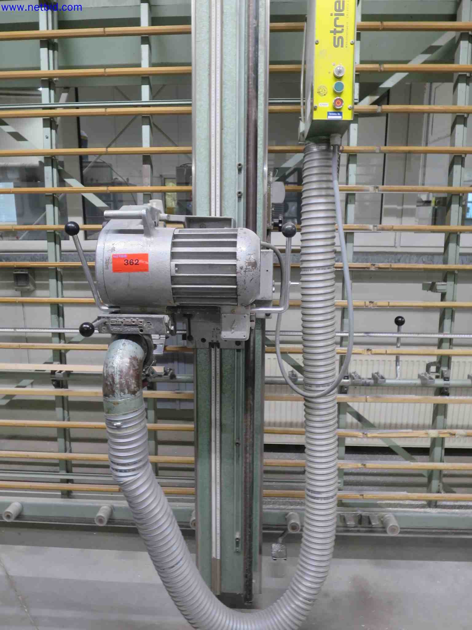 Machines CNC bien entretenues destinées à la fabrication de pièces métalliques de précision-3