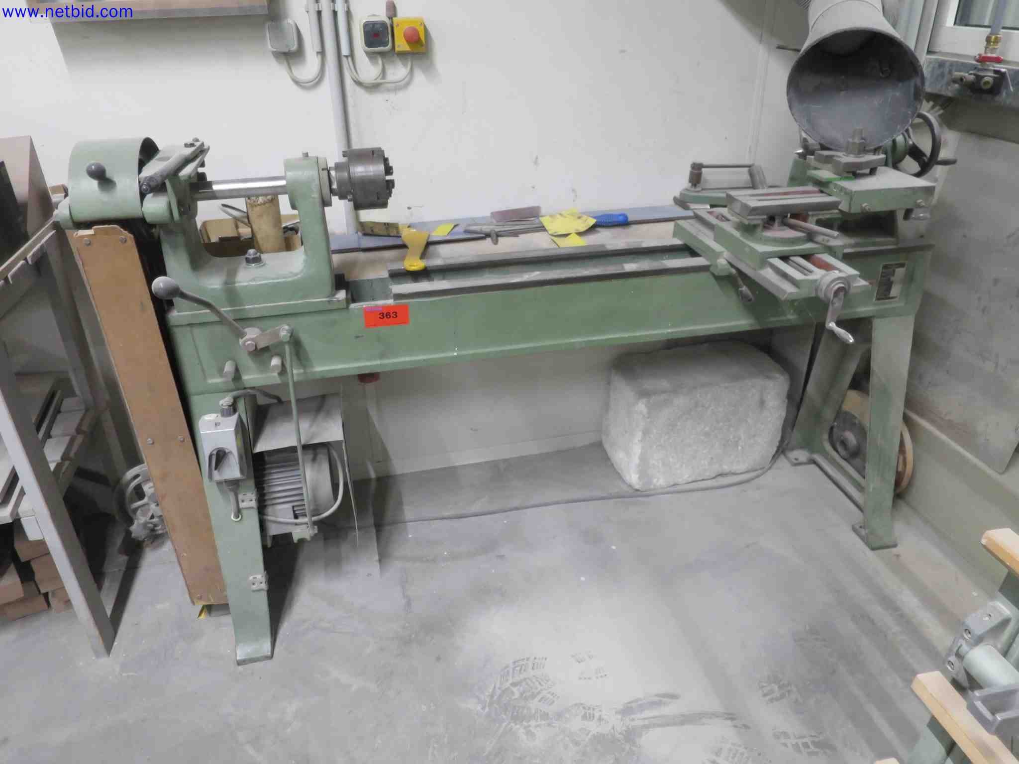 Machines CNC bien entretenues destinées à la fabrication de pièces métalliques de précision-1