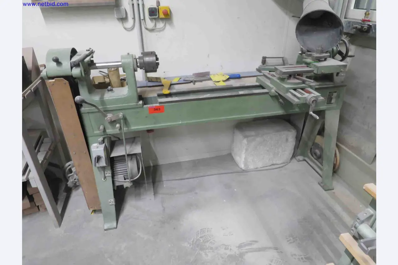 Machines CNC bien entretenues destinées à la fabrication de pièces métalliques de précision-1
