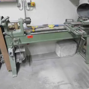 sous-točící stroj VEB-Holzbearbeitungsmaschinen Olbernhau HDE I