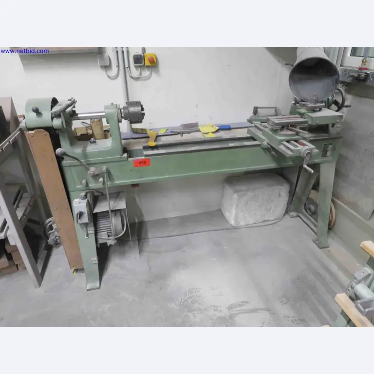 Machines CNC bien entretenues destinées à la fabrication de pièces métalliques de précision-1