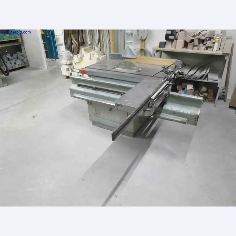 Machines CNC bien entretenues destinées à la fabrication de pièces métalliques de précision-1