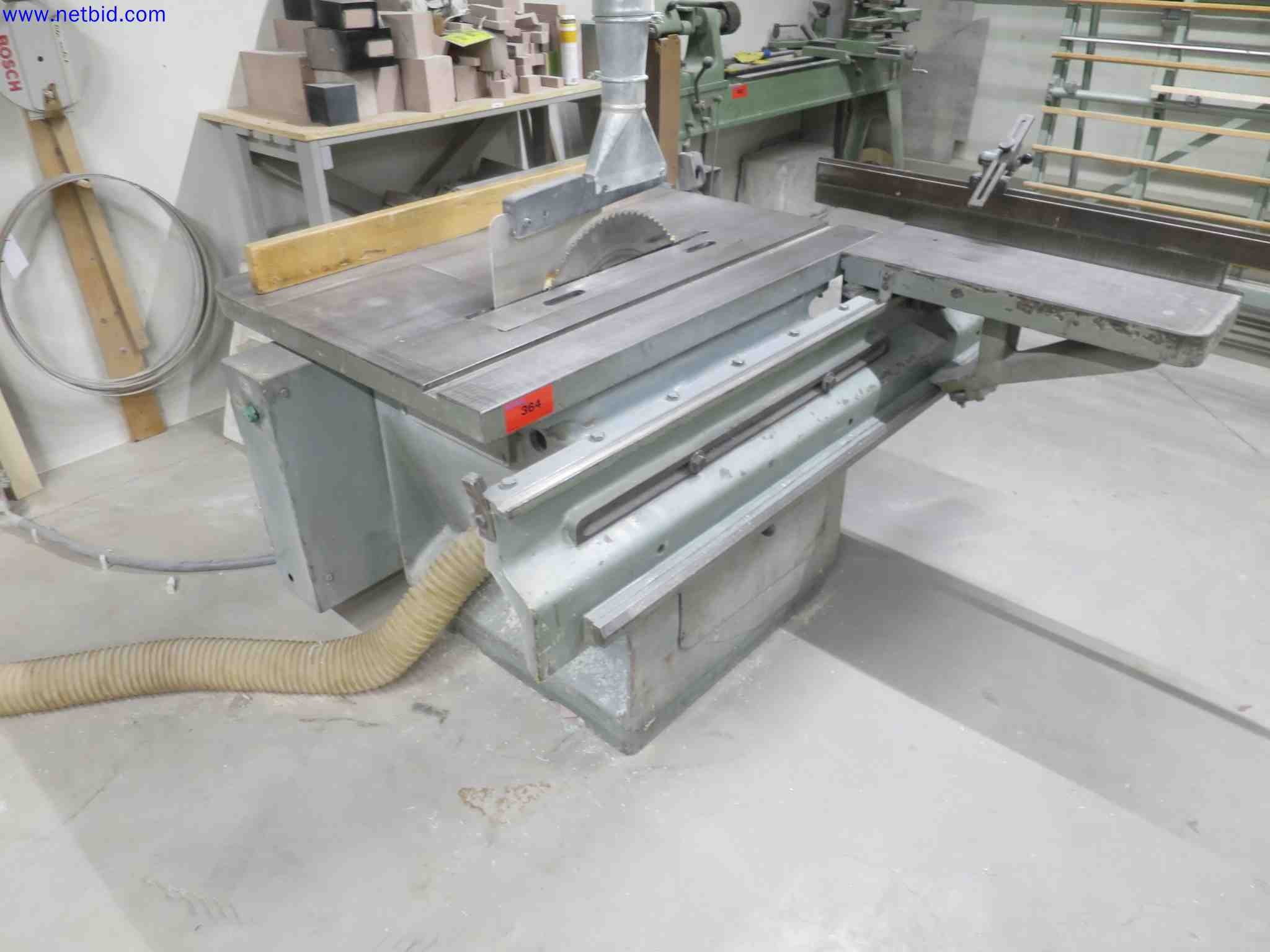 Machines CNC bien entretenues destinées à la fabrication de pièces métalliques de précision-2