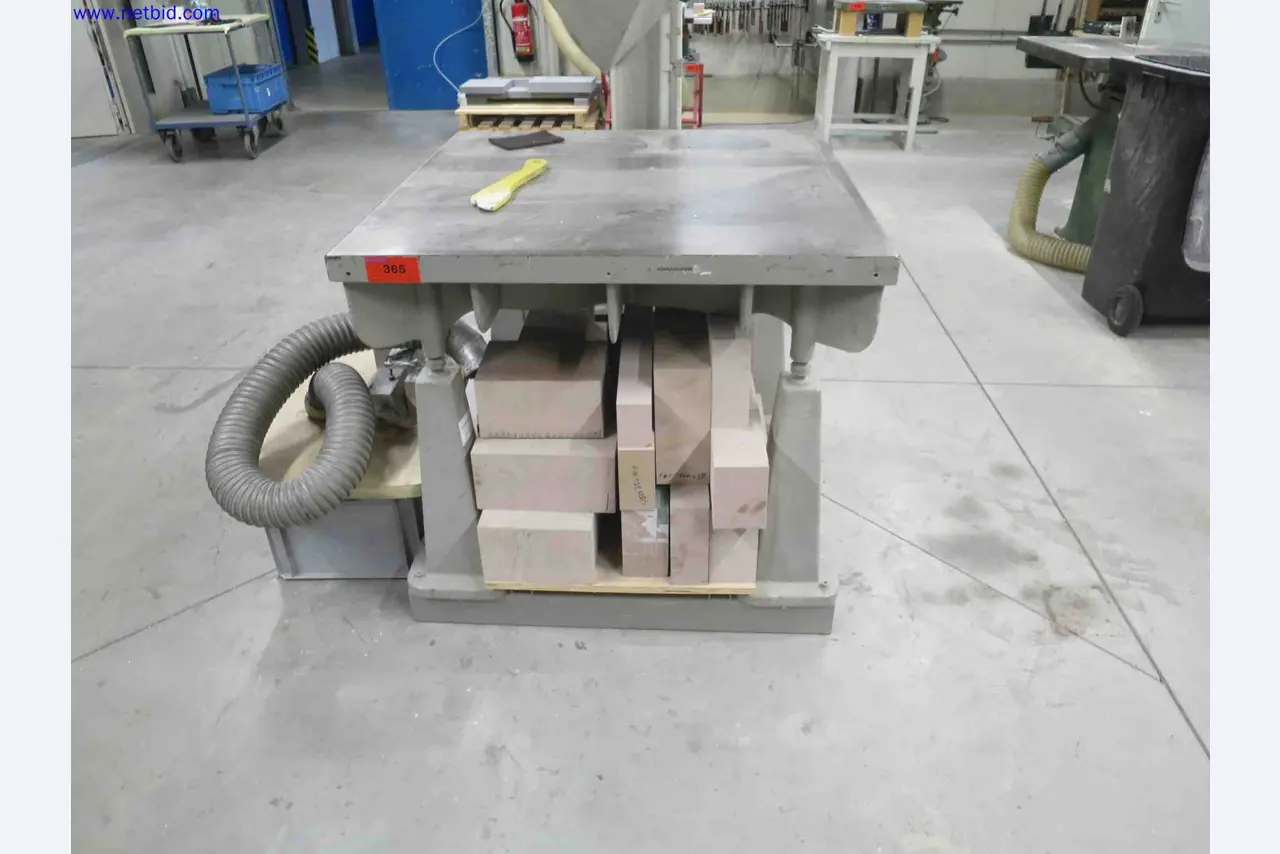 Machines CNC bien entretenues destinées à la fabrication de pièces métalliques de précision-1