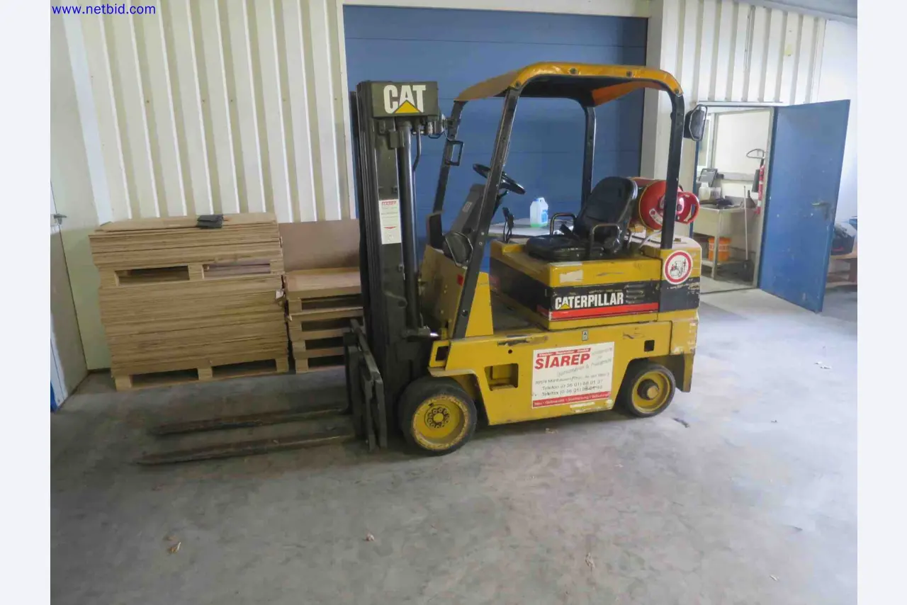 Máquinas CNC en buen estado para la fabricación de componentes metálicos de precisión-1