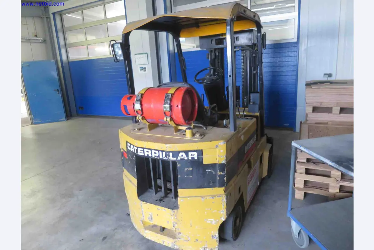 Máquinas CNC en buen estado para la fabricación de componentes metálicos de precisión-3