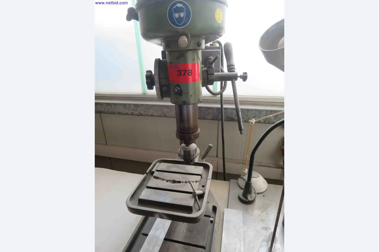 Máquinas CNC en buen estado para la fabricación de componentes metálicos de precisión-1