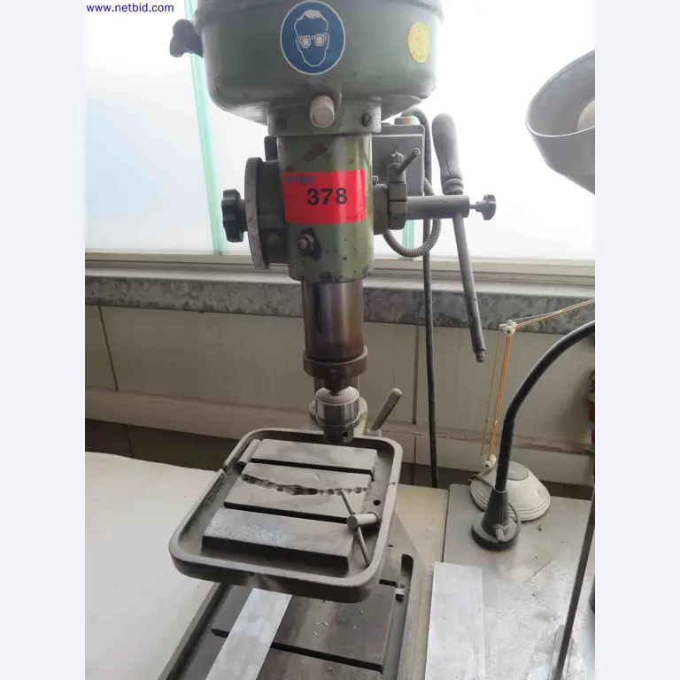 Máquinas CNC en buen estado para la fabricación de componentes metálicos de precisión-1
