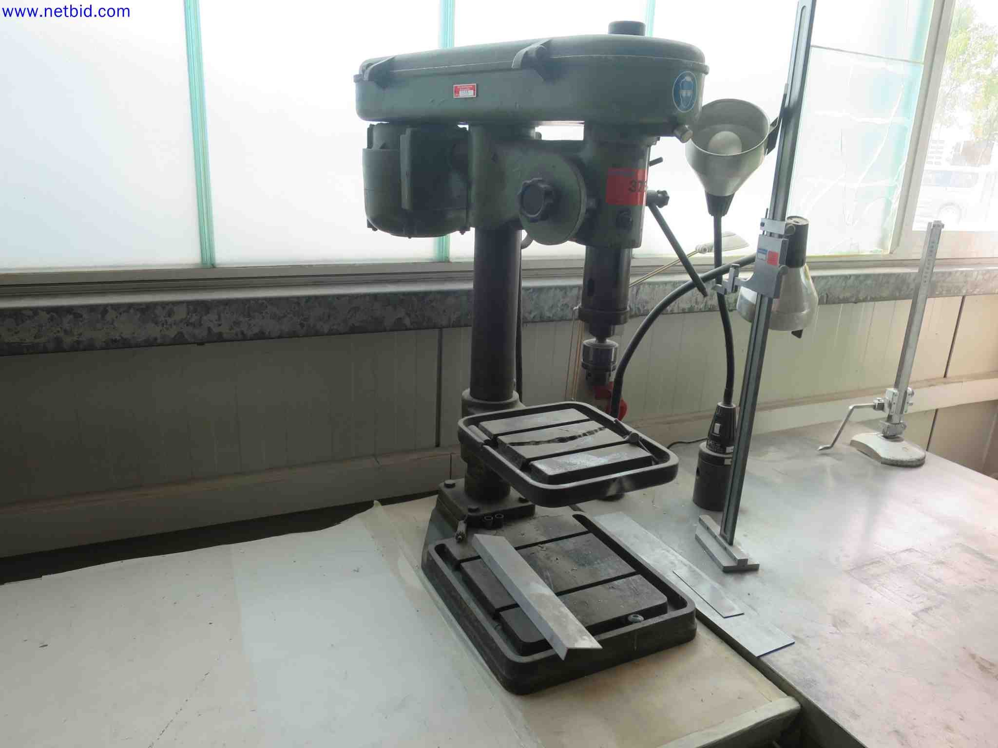 Máquinas CNC en buen estado para la fabricación de componentes metálicos de precisión-2