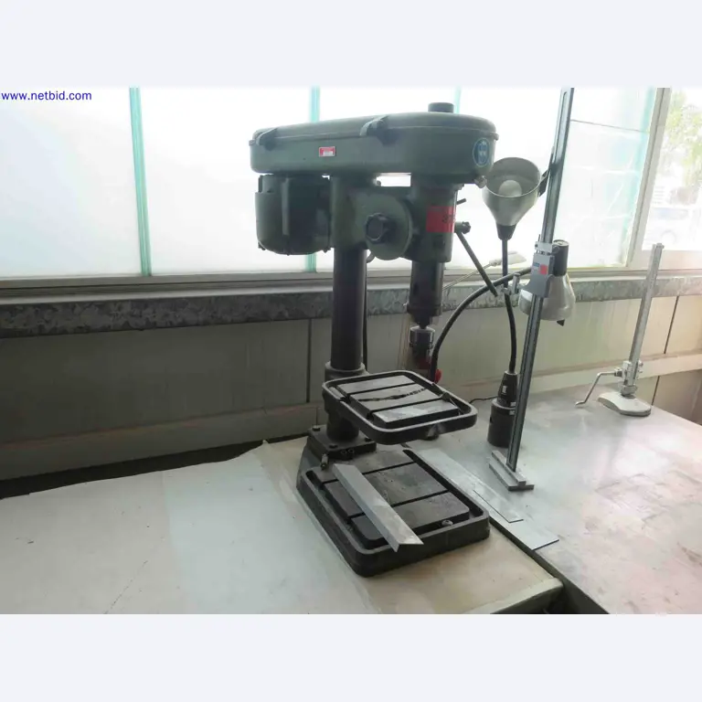 Máquinas CNC en buen estado para la fabricación de componentes metálicos de precisión-2