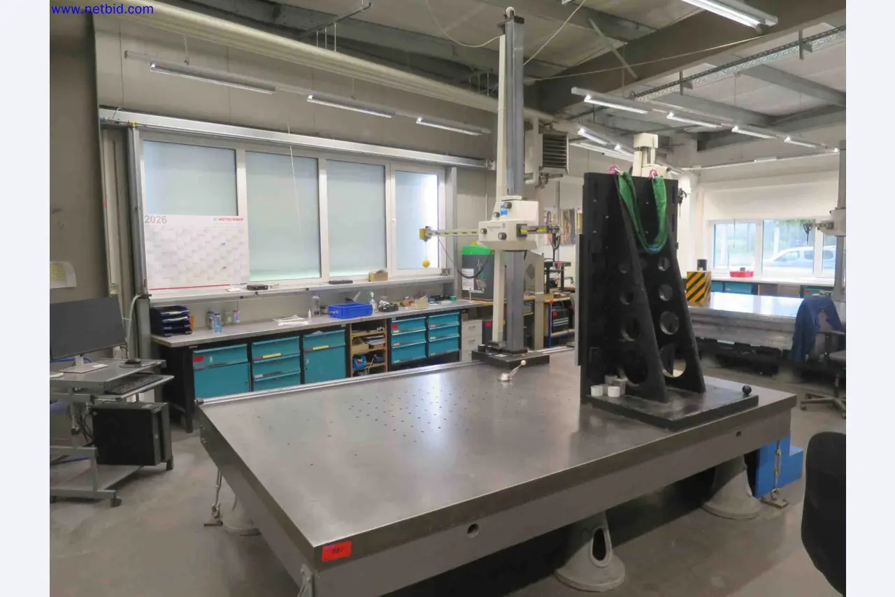 Máquinas CNC en buen estado para la fabricación de componentes metálicos de precisión-1