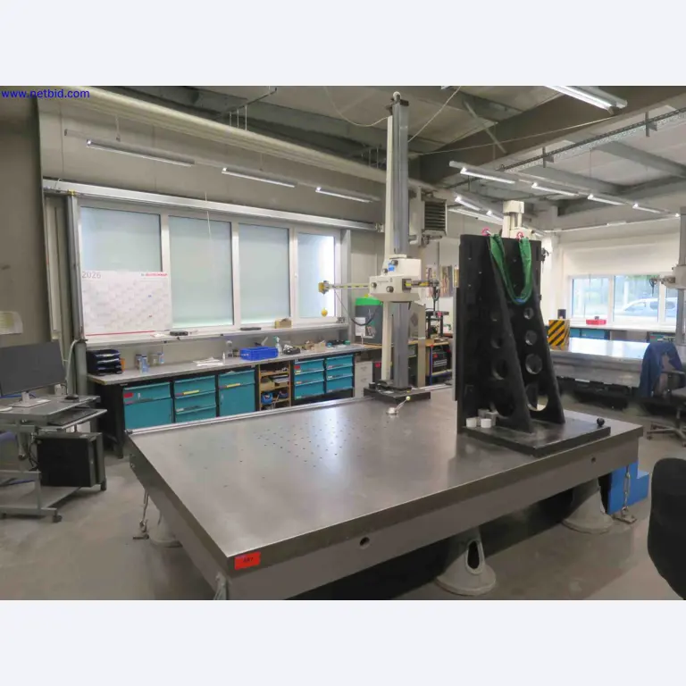 Máquinas CNC en buen estado para la fabricación de componentes metálicos de precisión-1