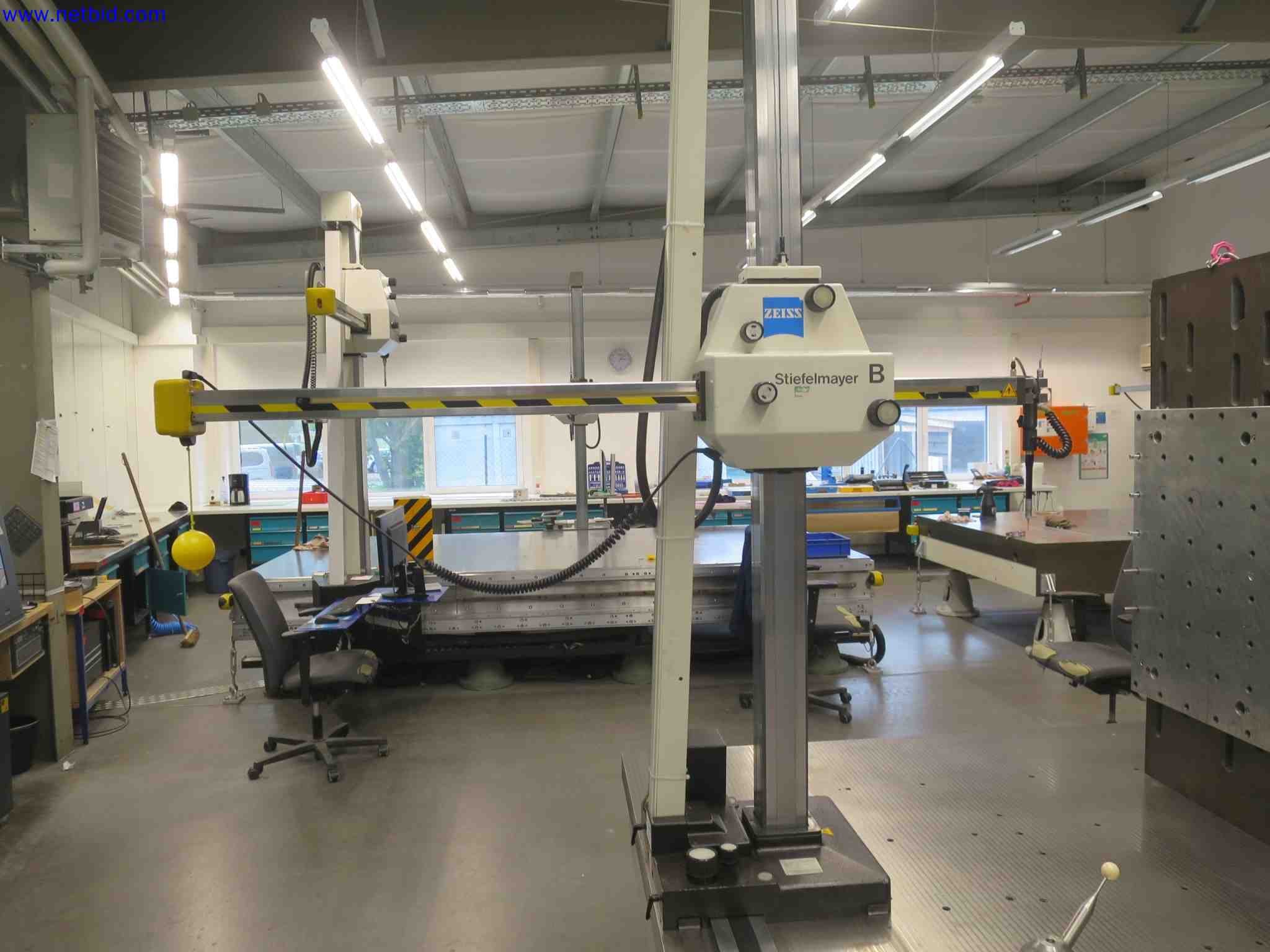 Máquinas CNC en buen estado para la fabricación de componentes metálicos de precisión-2