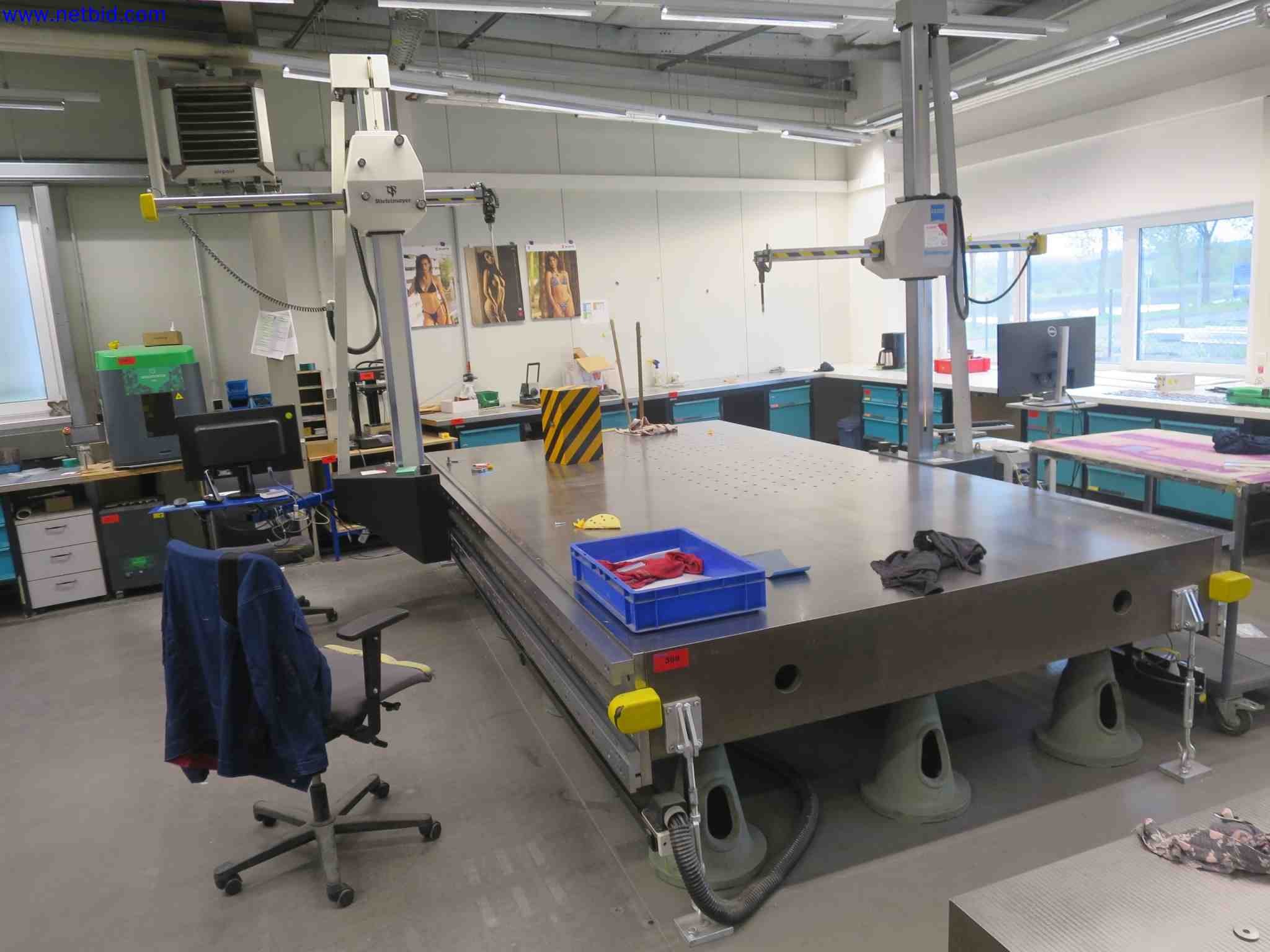 Máquinas CNC en buen estado para la fabricación de componentes metálicos de precisión-1