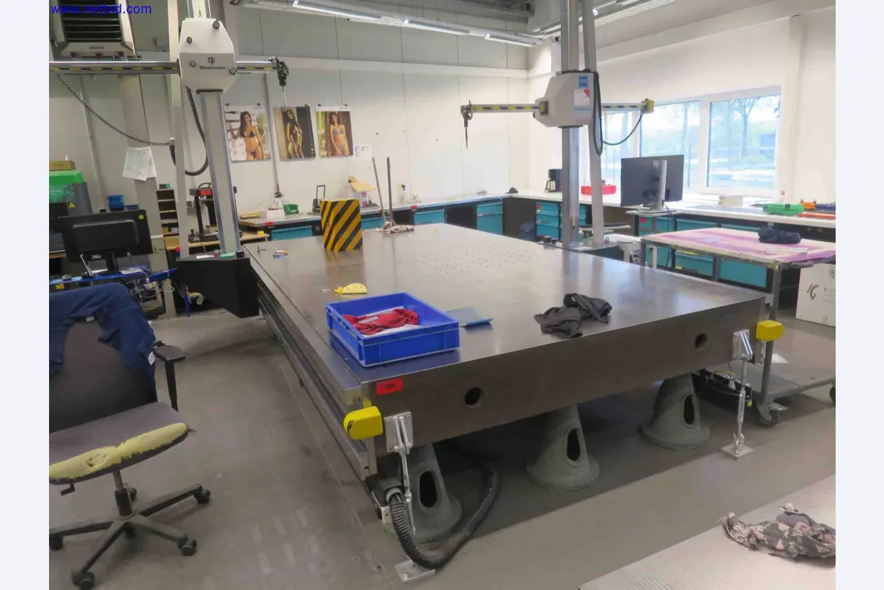 Máquinas CNC en buen estado para la fabricación de componentes metálicos de precisión-2