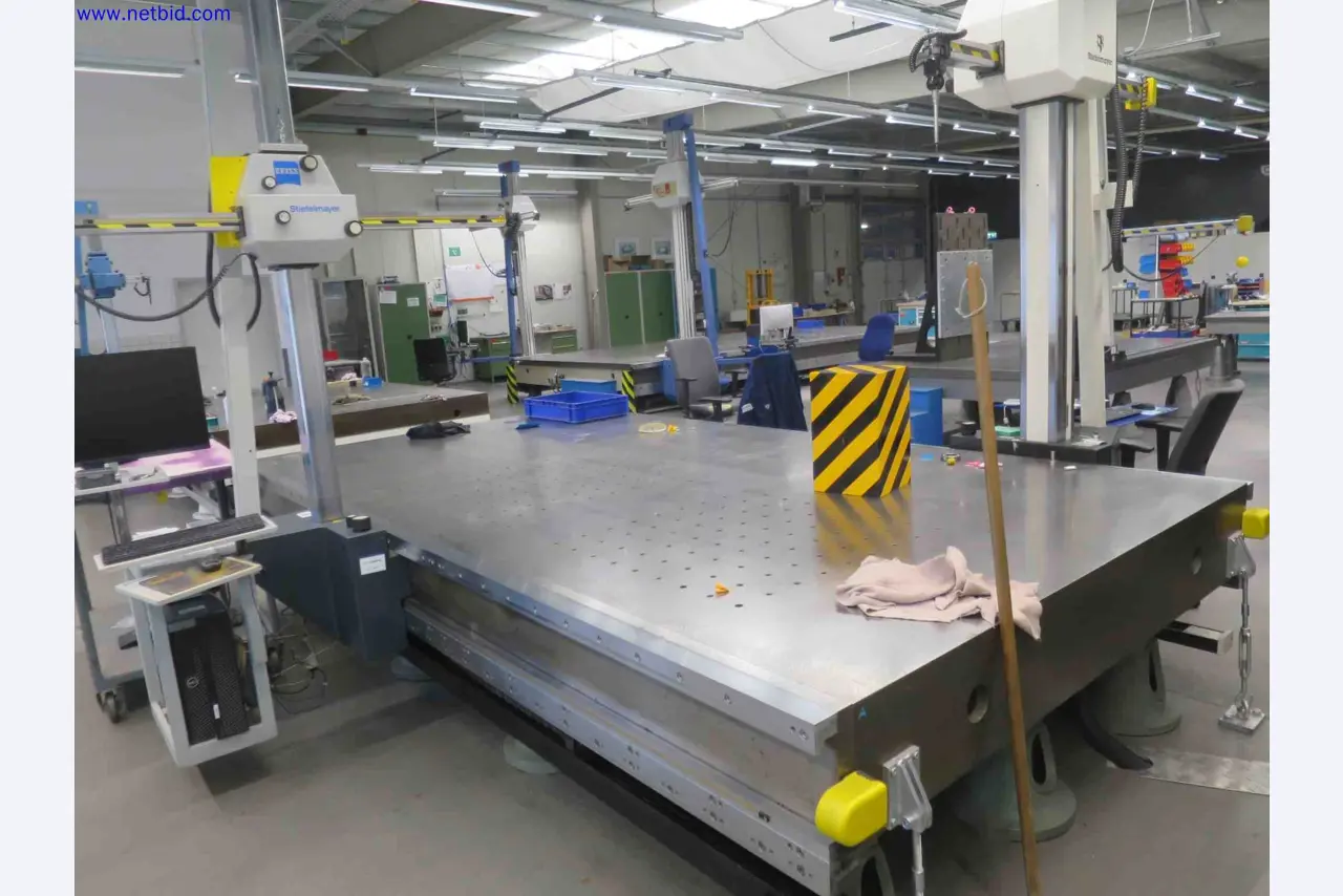 Máquinas CNC en buen estado para la fabricación de componentes metálicos de precisión-4