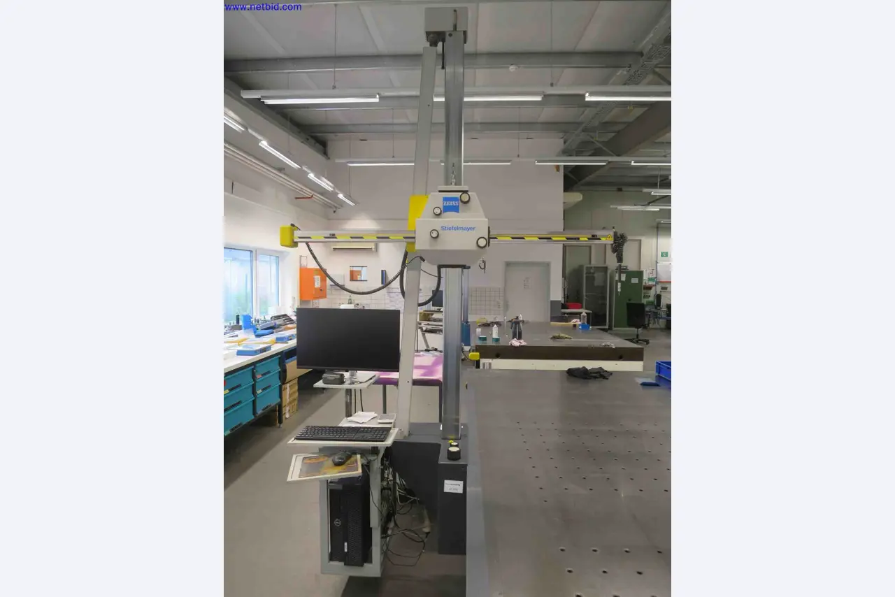 Máquinas CNC en buen estado para la fabricación de componentes metálicos de precisión-6