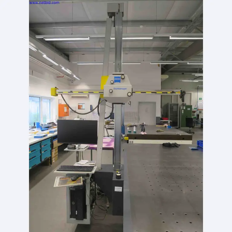 Máquinas CNC en buen estado para la fabricación de componentes metálicos de precisión-6