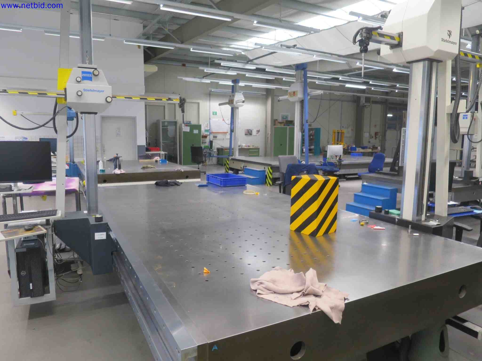 Máquinas CNC en buen estado para la fabricación de componentes metálicos de precisión-7