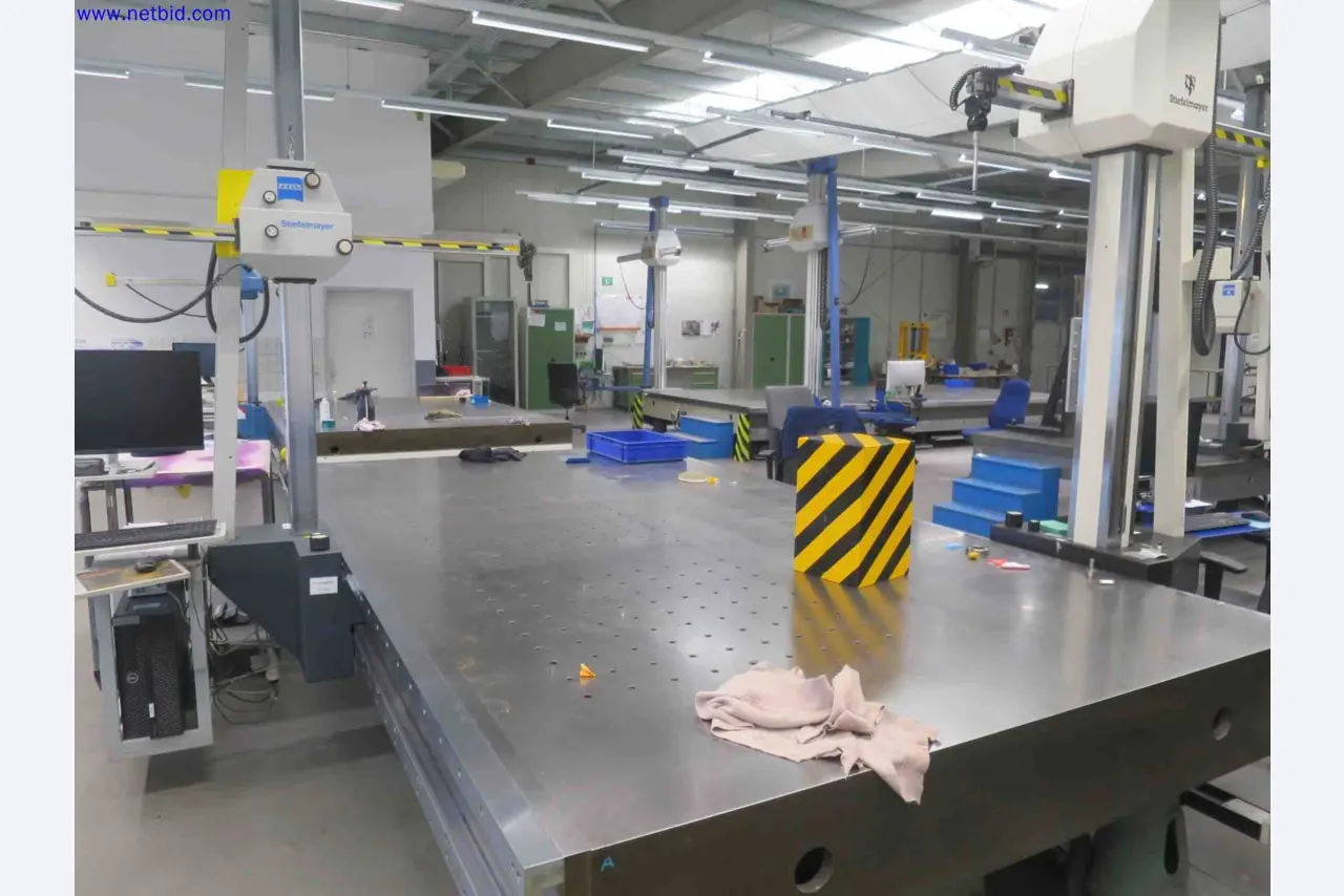 Máquinas CNC en buen estado para la fabricación de componentes metálicos de precisión-7