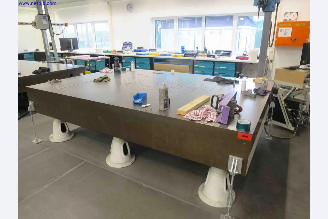 Máquinas CNC en buen estado para la fabricación de componentes metálicos de precisión-1