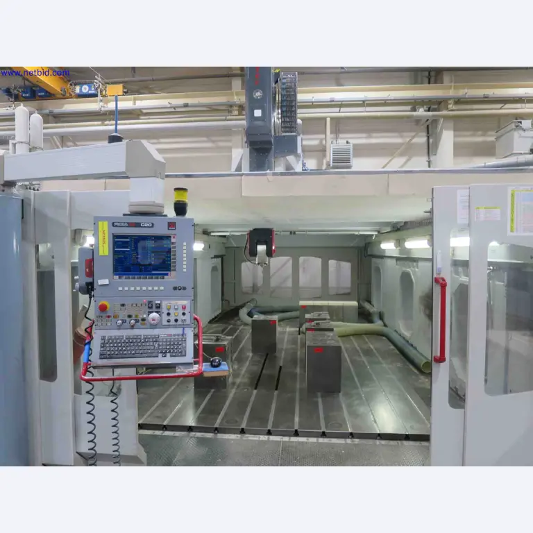 Machines CNC bien entretenues destinées à la fabrication de pièces métalliques de précision-2