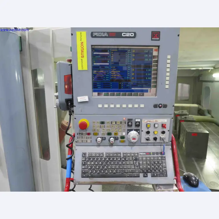 Machines CNC bien entretenues destinées à la fabrication de pièces métalliques de précision-3
