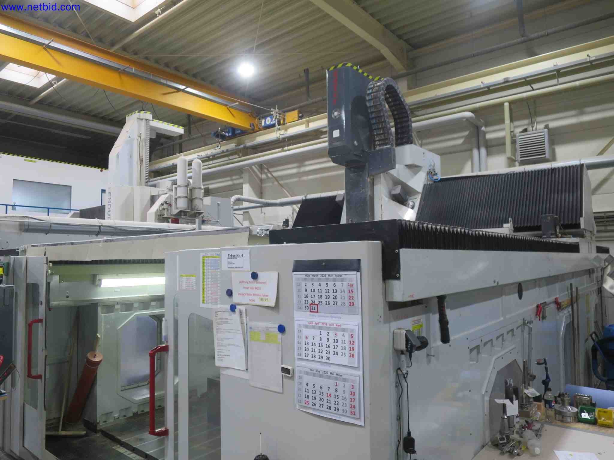 Machines CNC bien entretenues destinées à la fabrication de pièces métalliques de précision-6