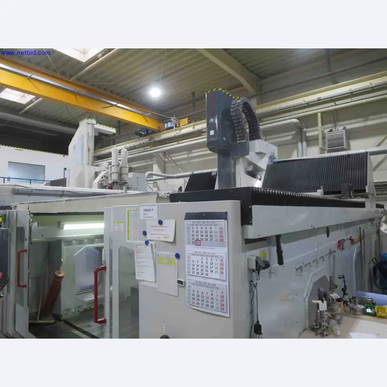 Machines CNC bien entretenues destinées à la fabrication de pièces métalliques de précision-6