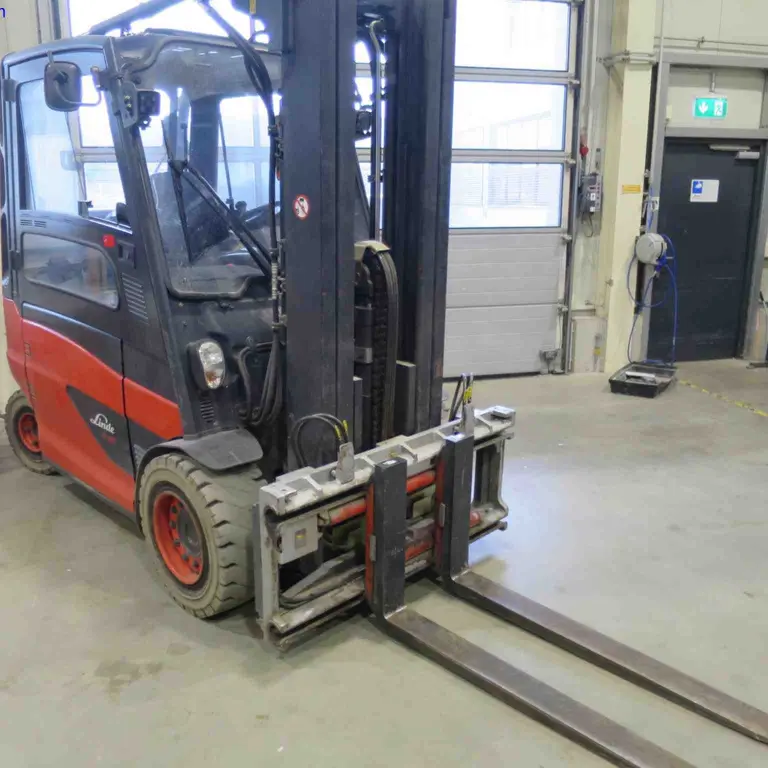 Electric forklift (to be released later) Linde E40HL-01/600