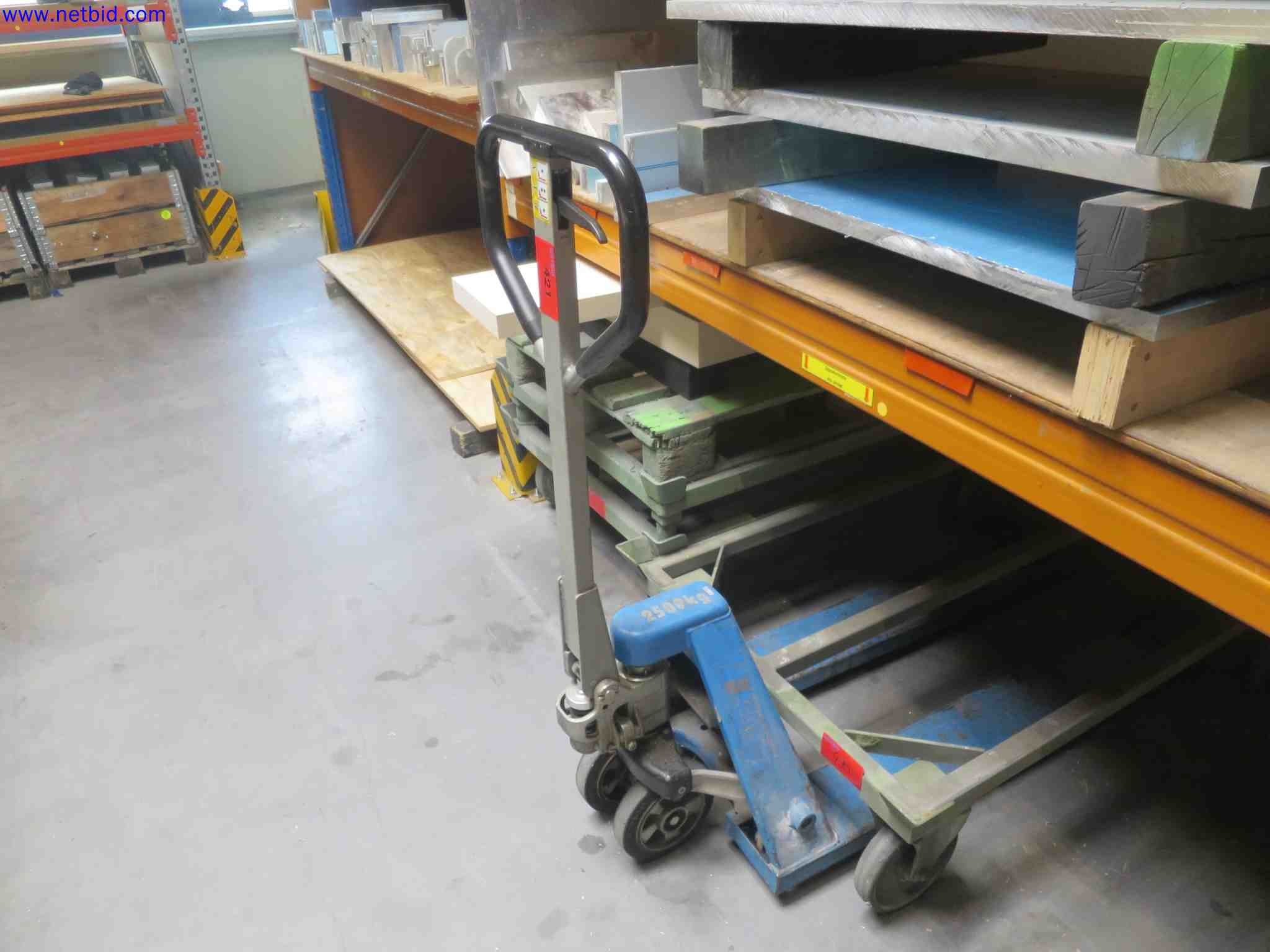 Machines CNC bien entretenues destinées à la fabrication de pièces métalliques de précision-1