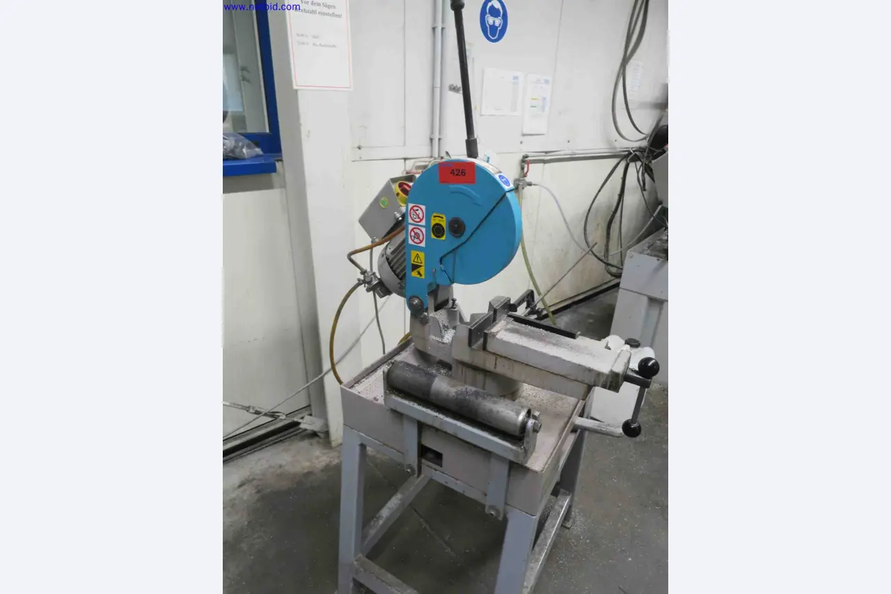 Machines CNC bien entretenues destinées à la fabrication de pièces métalliques de précision-1