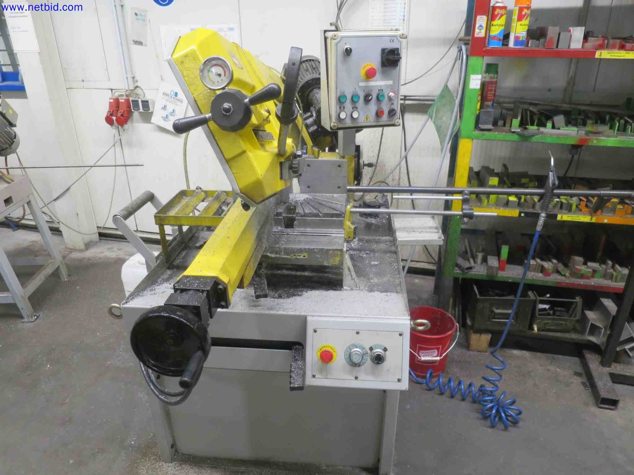 Machines CNC bien entretenues destinées à la fabrication de pièces métalliques de précision-2